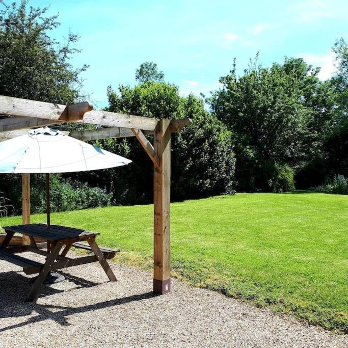 Host & Stay - Clara Cottage Bretforton Kültér fotó